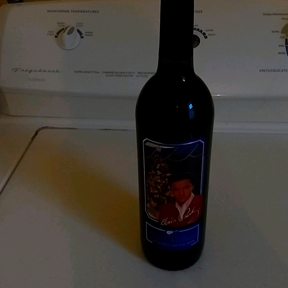Other - New Elvis Presley Blue Christmas Cabernet Sauvigno